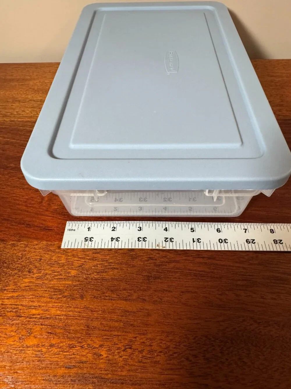 Rubbermaid vintage 13